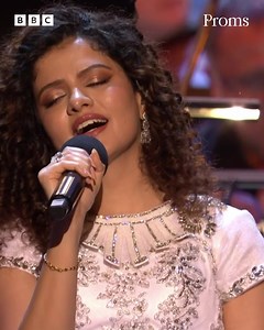 Palak Muchhal sings Lag Ja Gale by Madan Mohan Kholi with the City of Birmingham Symphony Orchestra and conductor Michael Seal to end Bollywood at the Proms 🌺 Thank you to everyone who joined us Royal Albert Hall, on BBC Radio 3, BBC Asian Network. Watch now on BBC iPlayer. | BBC Proms