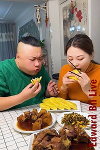 I told him the delivery driver gave us the wrong dessert. I ate it immediately to "dispose of the evidence." It was delicious. 🚗🍰🚨 #EvidenceDisposal #DessertCrime #Boomnow #Toptrending #吃货 | Edward Bil Live