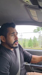 Feliz Tarde! Quién canta mientras maneja su viaje acorta. Tema: Anduriña de Juan y Junior. | Escultor Jonathan Barrantes