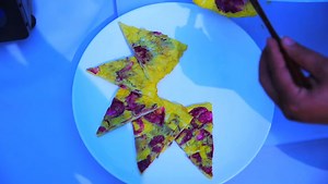 2 cách làm hoa hồng chiên đẹp mắt giúp ngày 20/10 thêm phong phú