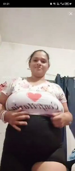 #nipslip #BBW #flashing #bignips