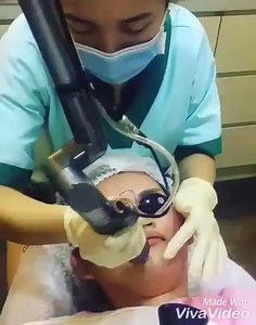 Watch Dr Jaswine Chew of Premier Clinic performed Fractional Laser...