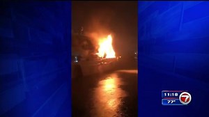 2 yachts catch fire in overnight blaze in Fort Lauderdale - WSVN 7News | Miami News, Weather, Sports | Fort Lauderdale