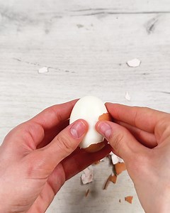 You’ll never boil eggs the same again 🥚 | Handy Dandy