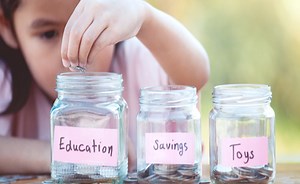 పిల్లల చదువు కోసం ఎందులో పెట్టుబడులు పెడితే మంచిది?