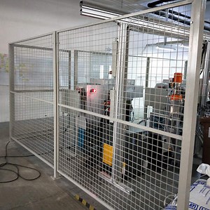 [Hot Item] Wire Mesh Safety Fencing Machine Goods Guarding Factory Protective Fence Panels