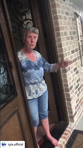 Grandma showed her boobs for bottle of wine 😂