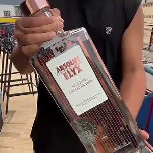 Tu guenta ? Absolut Elyx 4,5lts, brincadeira de gente grande hein ! | A Casa Azul