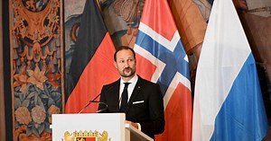 "Ne pas trop mettre sa santé à rude épreuve" : Haakon de Norvège sans son épouse Mette-Marit à Munich