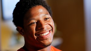 Everyone at Oklahoma State is on board with Wes Lunt