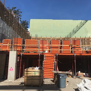 [Hot Item] Manufacture Steel-Frame Plywood Formwork Peri Form Construction Concrete Formwork