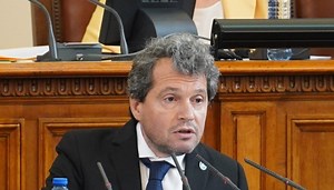 Тошко Йорданов към Христо Иванов и Мая Манолова: Какви игри се играят в 46-тото НС?