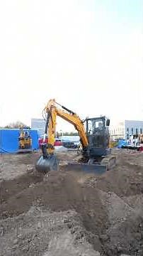 The real earth digging scene of Hightop mini excavator skid steer loader #hightop #excavator