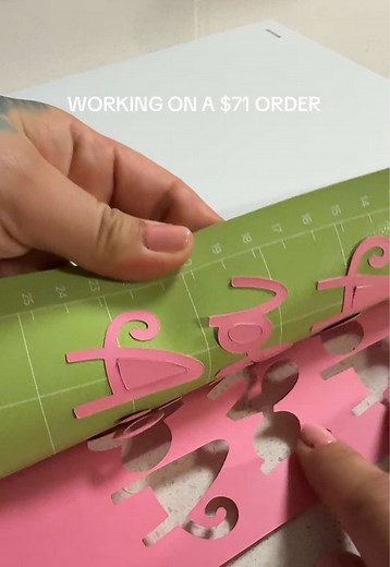 Cricut Tutorial: DIY Paper Crafts for Beginners