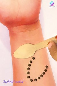 Ice cream spoon se bahut sundar mehndi design #mehndi #design #easy | Mehndi World