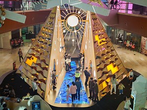 [Hot Item] Pyramid Exihition Stand LED Display Portable Stage Exhibition Booth