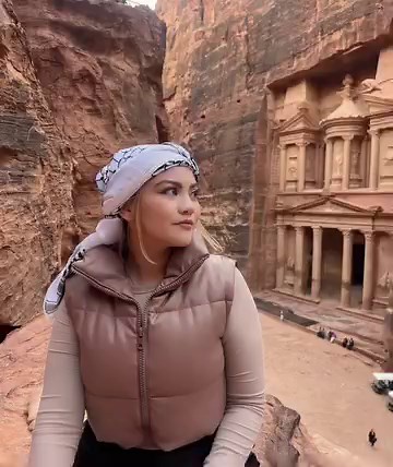 Palestinian scarf | Petra,Jordan: A Wonder of the World