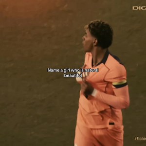 Natural Beautiful Girl: Tribute to Barcelona Moments