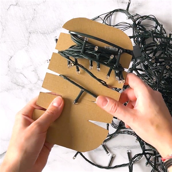 11K views · 26 reactions | How to store Christmas lights to keep them untangled? 朗 | Handimania | Facebook