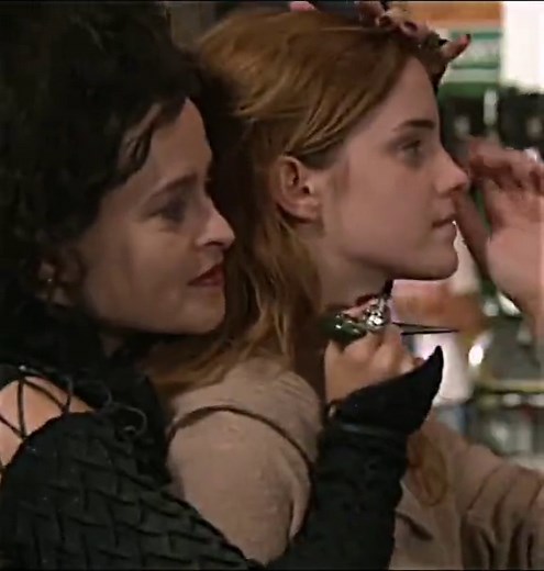 Bellatrix and Hermione Behind the Scenes: Torture and Comfort