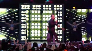 189K views · 5K reactions | #TonyRobbinsUPW #UnleashThePowerWithin | Tony Robbins | Facebook