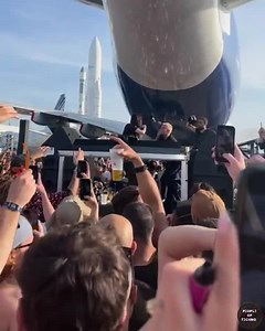 Happy sunday 🖤 Amelie Lens in cercle Festival 2022 . . . #amelielens #djlife #cercle #paris | People of Techno