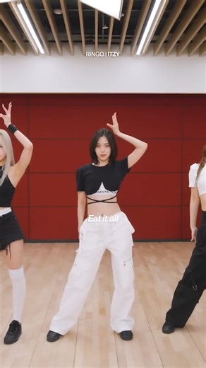 Anybody else get goosebumps when ITZY #RYUJIN says "EAT IT ALL" with her deep voice 來 Listening to #RINGO on loop so I can hear it again and again LOL  #ITZY #ITZY_RINGO #YEJI #YUNA #LIA #CHAERYEONG" | Warner Music Singapore | Facebook
