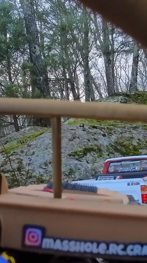This climb proved to be harder than it looked 👀 #massholerccrawlers #proline #rc4wd #crawlercultrc #bkcustomfab #ne_rc_yt #rc #povrc #insta360 #go3s #cameranerd | Bill Kites