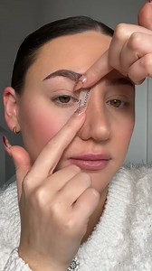 204K views · 580 reactions | The perfect eyeshadow hack for such simple application #eyeshadowlook #eyeshadowtutorial #makeuphacks | Beauty by Serena Lakkiss | Facebook