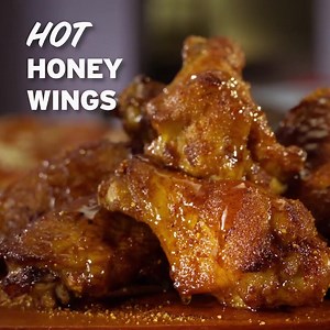 ⭐️⭐️⭐️⭐️⭐️ Sweet AND heat with Mike’s Hot Honey,® get $3 off a large at Donatos.com with promo code HOT. | Donatos Pizza