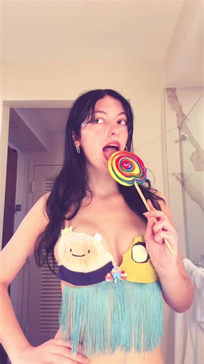 I love making bras! She was a little rushed but she’s sooo sweet #adventuretime #bra #diy