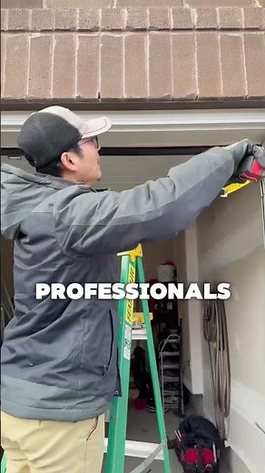 Aluminum capping for your garage door is a must! 🤩 #aluminiumcapping #garagedoorinstallation