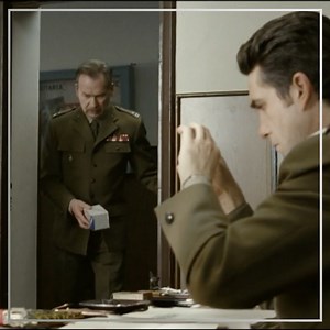 Historia pułkownika Ryszarda Kuklińskiego, w którą postać wcielił się aktor Marcin Dorociński. 🔍 Dzięki wielkiemu zaangażowaniu główny bohater rozpoczyna współpracę z CIA. To jednak sprawia, że życie jego i jego bliskich staje się pełne niepokoju. Jak potoczą się jego losy? 🤔 Oglądaj “Jack Strong” już teraz w TVP VOD! 📺 👉 https://bit.ly/3rFQpFo | TVP VOD