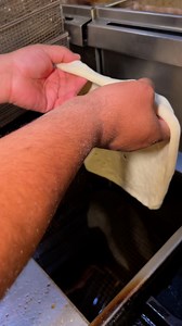 203K views · 913 reactions | Would you try a DEEP FRIED PIZZA? #pizza #foody #foodchallenge | Unlokt | Facebook