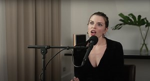 Julia Fox "Uncut Jams" | Know Your Meme