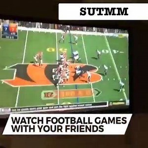 1K views | Mini projecteur HD avec lampe LED blanche, profiter de l’expérience du grand écran projecteur de votre smartphone, tablette ou votre ordinateur portable ! C’est un compagnon idéal pour vos vacances, voyages de famille et le camping Résolution: 1920*1080p Color : 16.7M Taille: 12*8*4 cm Prix: 250dt Livraison Gratuite Tél:55.501.337 | She Shop 55 501 337 | Facebook