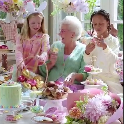 Indulge in your passion for eggs-travagant chocolate, pastel tones, bunnies and hot cross buns... Your love of Easter awaits at Westfield. 🐰 | Westfield Warringah Mall