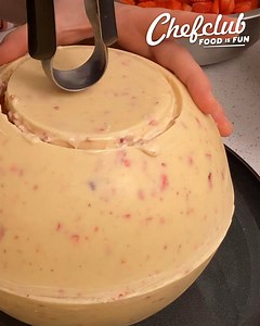 10K views · 29 reactions | Strawberry & Pretzel Ball! Impress your guests with this dessert 泌 | Chefclub South Africa | Facebook