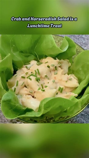 Crab and Horseradish Salad: A Lunchtime Delight