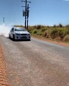 @kingsleymcguirk making it sing! . . . . . . . . . . . . . . . . . #holden #ss #ssv #chevy #white #svsociety #photography #australia #gmh #v8 #america #muscle #ssutesociety #slammed #cammed #hsv #maloo #clubsport #hdt #sv #blown #supercharged #stroked #stroker #burnout #turbo | SV Society
