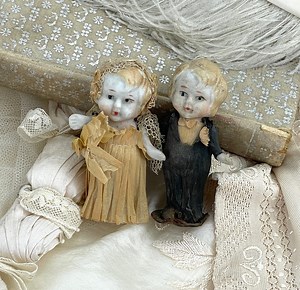 1920s Ceramic Bisque Wedding Cake Toppers: Bride & Groom Crepe Paper Outfits - Etsy Canada