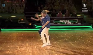 Dziś po raz pierwszy od tej fatalnej niedzieli zobaczyłem Jive, w którego z Hanią włożyliśmy tyle pary ! I szczerze ? To jest świetne ;) Morda mi się cieszyła non stop ;) tak jak wtedy na żywo ! Mam nadzieję, że dałem Wam chociaż trochę radości. Gdyby ktoś kilka miesięcy mi to pokazał to w życiu bym nie uwierzył, że kiedyś zatańczę coś takiego ! Ściskam i dziękuję za ten czas w Waszych domach ;) i Haniu Tobie dziękuję. Jesteś wspaniała! | Filip Chajzer