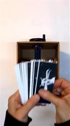 Futura Maria got into the Halloween spirit — and out came the horns. 😈💀 Our spooky Metropolis Flip-o-Scope tribute to the original femme-bot herself! #Metropolis #Halloween #SpookySeason #Fliposcope #Flipbook #FlipbookMachine #MechanicalFlipbook #MiniatureMovieMachine #FlipPoScope #KineticArt #AnimationMachine #HandCrankedCinema #ArtToy #Cinephile #RetroFuturism #MakerArt #HalloweenArt | FlipBooKit