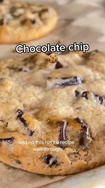 Name something better than warm chocolate chip cookies, we’ll wait #chocolatechipcookieday #cookies #bakery #chocolatechipcookies #groceries