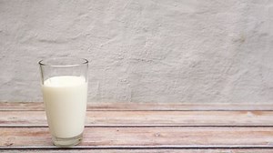 Glass Filling Milk Stop Motion स्टॉक फ़ुटेज वीडियो (100% रॉयल्टी-फ़्री) 1052364838 | Shutterstock