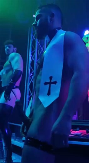 Muscle go-go dancer flashing hard cock on stage @ Muccassassina NYE circuit party in Rome, Italy!We are catching up on our updates...so stay tuned!Visit our official site for more -> https://t.co/8F74lCIL4fFollow our other social accounts -> https://t.co/evKbwfH7AC