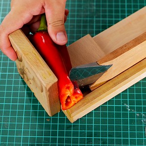 387K views · 409 reactions | Transformez votre vieil outil de réparation en une merveille de cuisine pratique ! | Les Cracks du Bois | Facebook