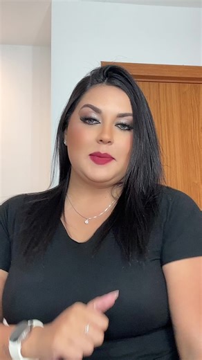 TikTok · Deborah Brandão