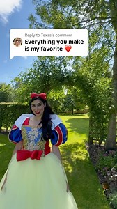 Snow White adult costume! The perfect matching mommy and me outfit #mommyandmefashion #matchingoutfits #snowwhite | Calgary and Ballerini