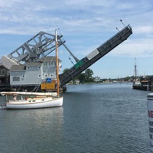 Mystic River Bascule Bridge - Mystic Drawbridge Webcam
